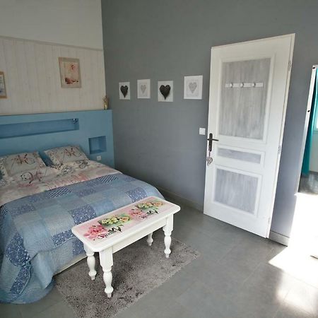 Bed and Breakfast La Bastide Des Sources Ле-Кастелле Экстерьер фото