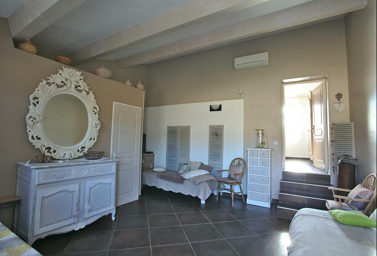 Bed and Breakfast La Bastide Des Sources Ле-Кастелле Экстерьер фото